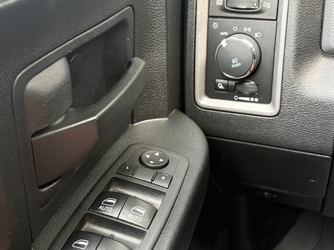 Used 2018 RAM 1500 Express w/ Express Value Package AWD/4WD image 14