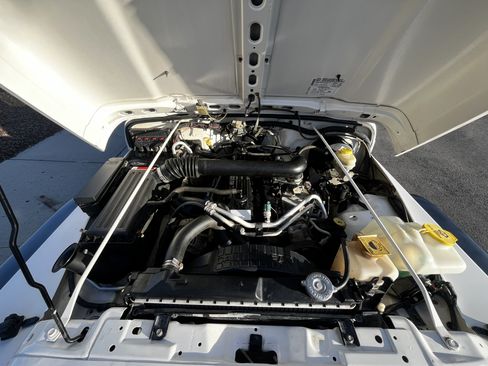 Used 2005 Jeep Wrangler Rubicon w/ Security Group image 10