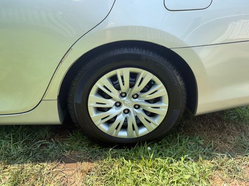 Used 2014 Toyota Camry FWD image 24