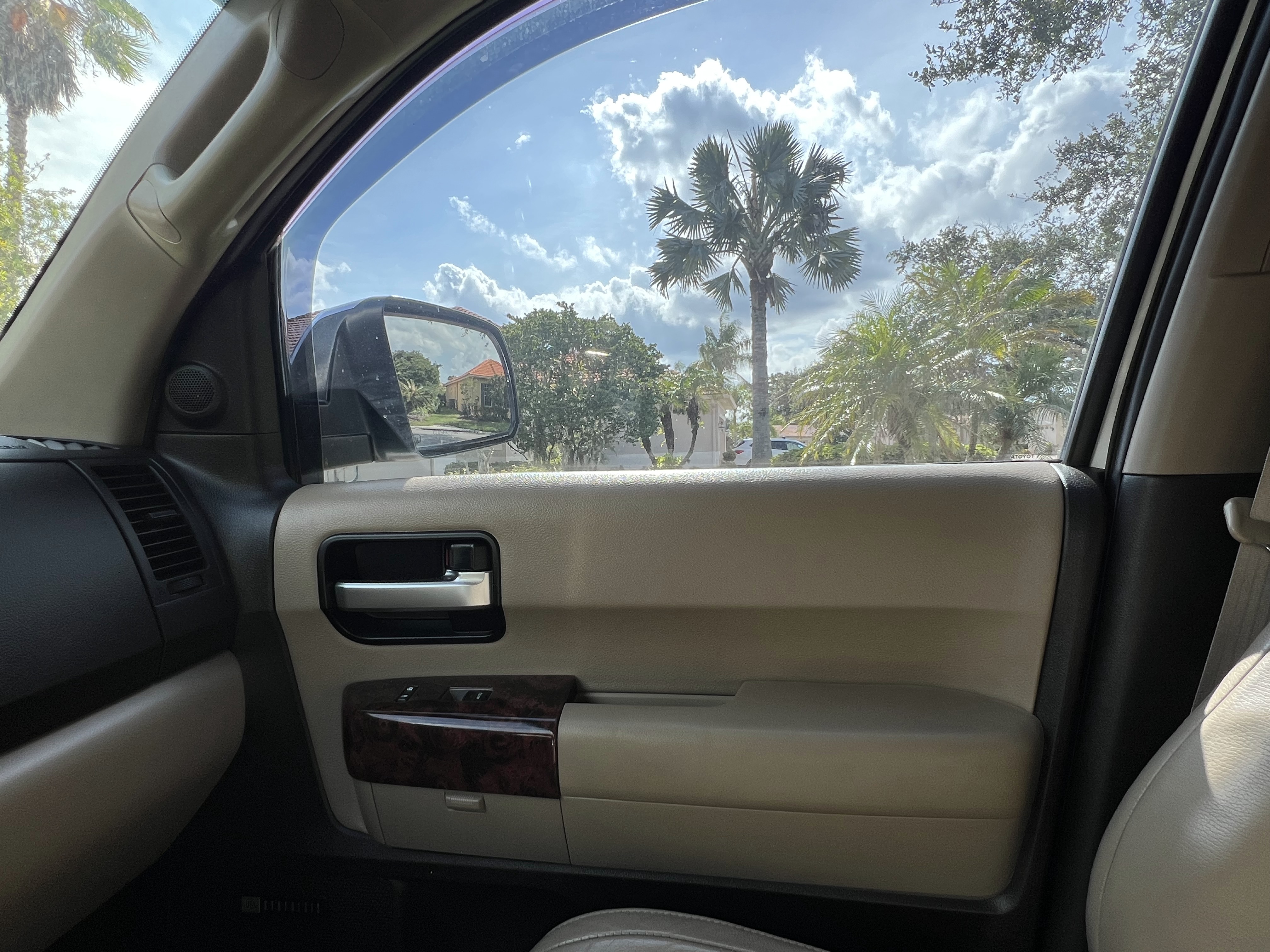 Used 2008 Toyota Sequoia Platinum RWD image 15