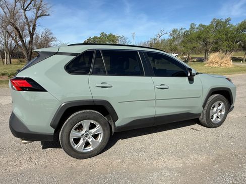 Used 2020 Toyota RAV4 XLE w/ Convenience Package image 2