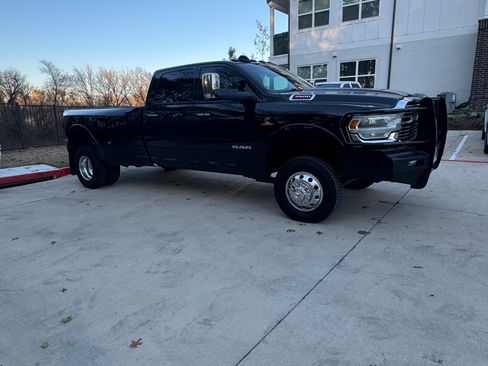 Used 2019 RAM 3500 Laramie image 1