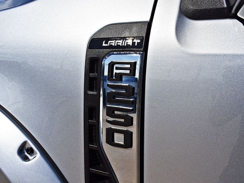 Used 2023 Ford F250 Lariat w/ Lariat Ultimate Package AWD/4WD image 16