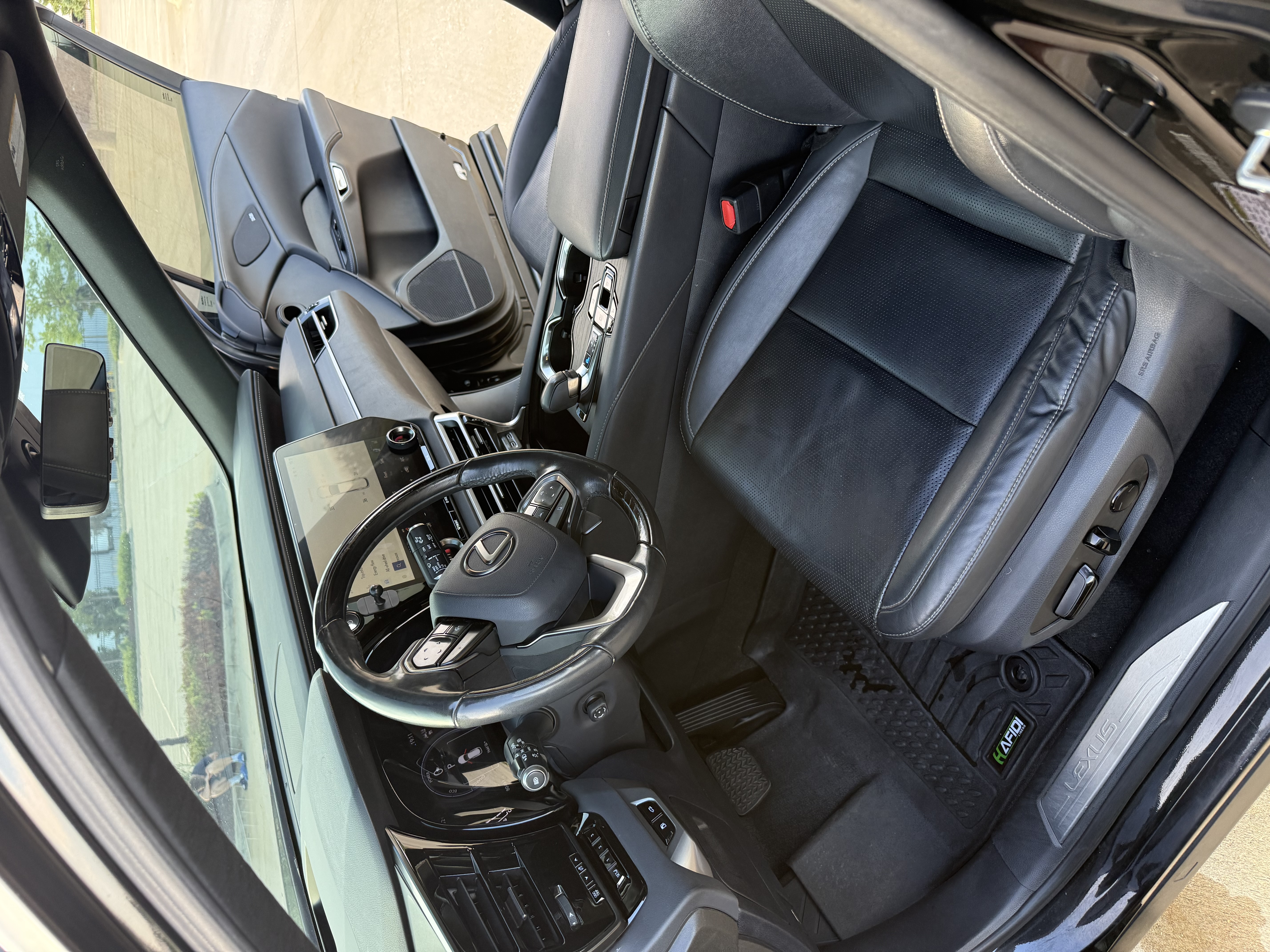 Used 2023 Lexus RX 350h w/ Accessory Package (Z1) AWD/4WD image 14