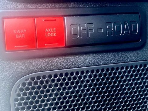 Used 2018 Jeep Wrangler Unlimited Rubicon image 12