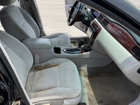 Used 2009 Chevrolet Impala LS FWD image 19