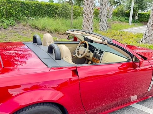 Used 2009 Cadillac XLR RWD image 10