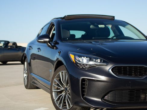 Used 2019 Kia Stinger Premium image 5