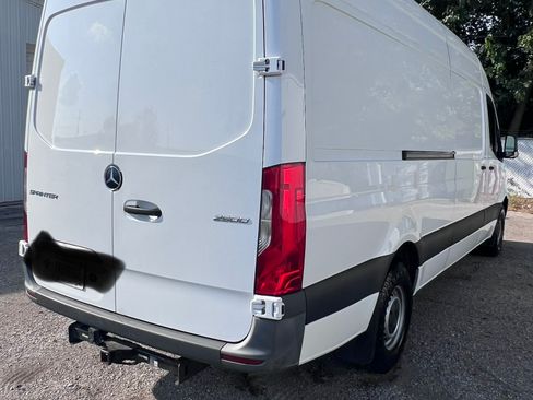 Used 2021 Mercedes-Benz Sprinter 2500 image 8