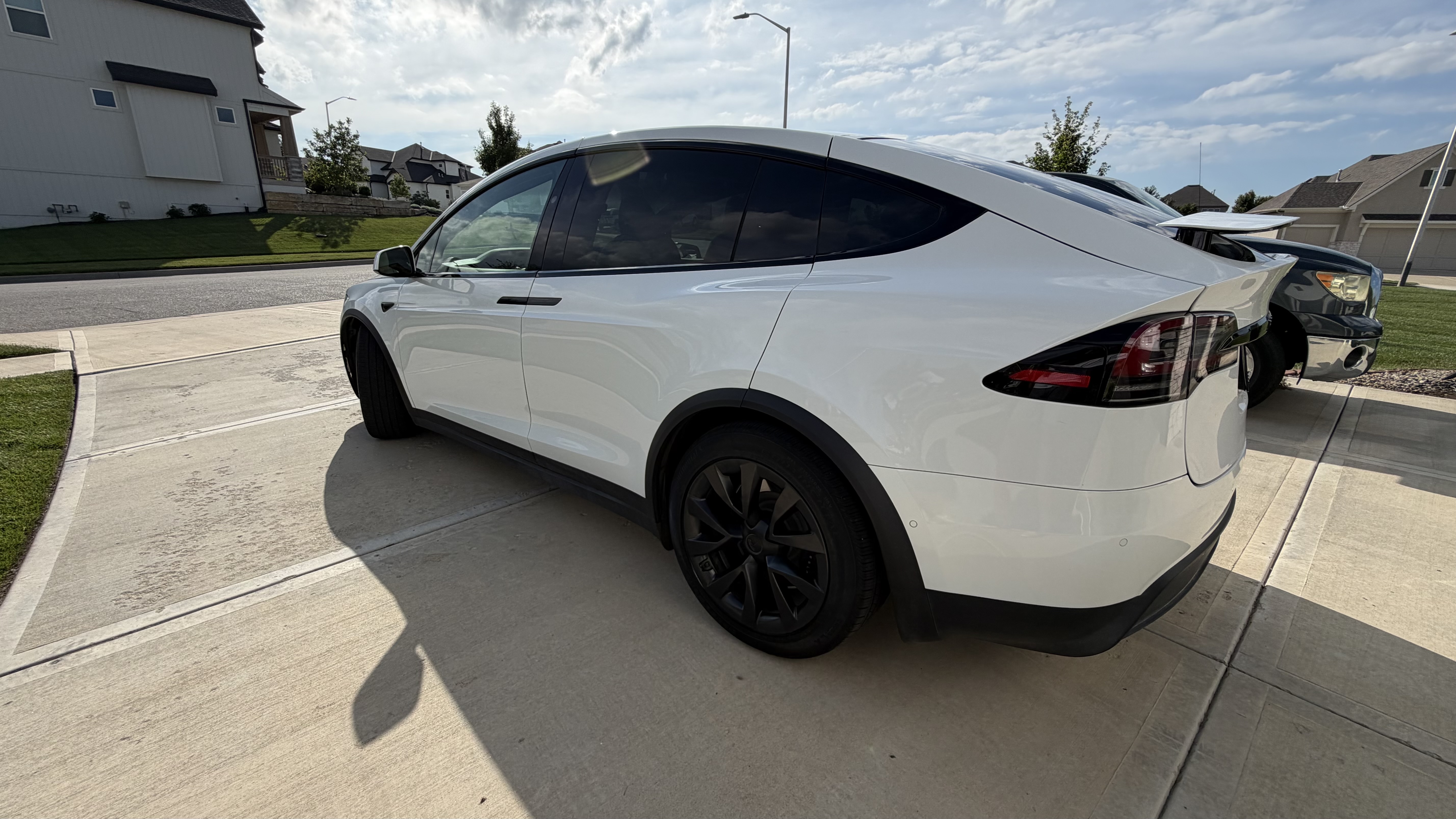 Used 2022 Tesla Model X AWD/4WD image 4