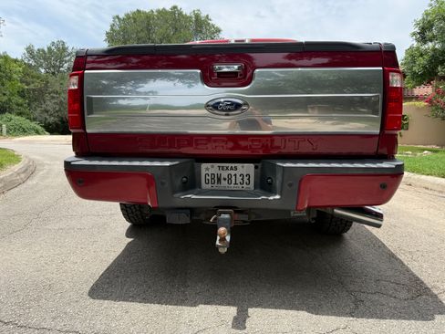 Used 2013 Ford F250 Platinum w/ FX4 Off Road Pkg AWD/4WD image 10