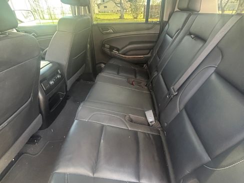 Used 2019 Chevrolet Suburban LT image 9