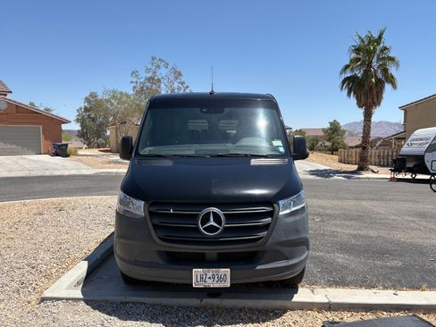 Used 2022 Mercedes-Benz Sprinter 2500 image 2