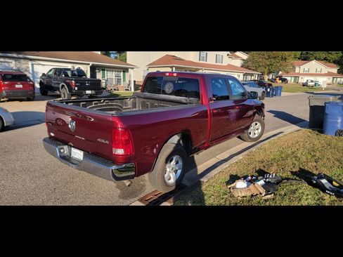 Used 2019 RAM 1500 Classic SLT image 16