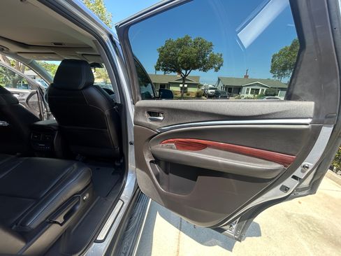 Used 2016 Acura MDX w/ Technology Package AWD/4WD image 18