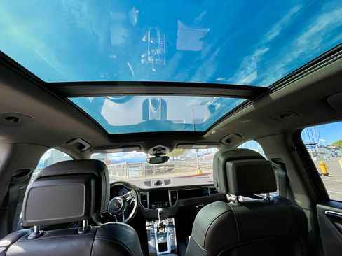 Used 2017 Porsche Macan S image 17