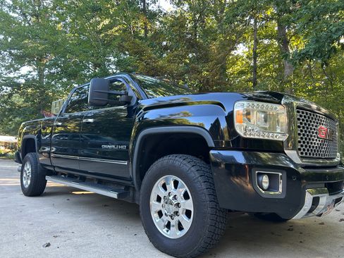 Used 2015 GMC Sierra 3500 Denali w/ Duramax Plus Package image 2