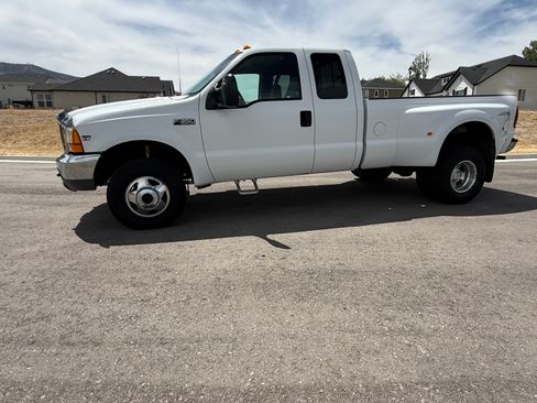Used 1999 Ford F350 4x4 SuperCab DRW Super Duty image 6