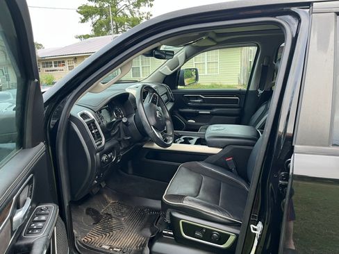 Used 2022 RAM 1500 Laramie AWD/4WD image 9