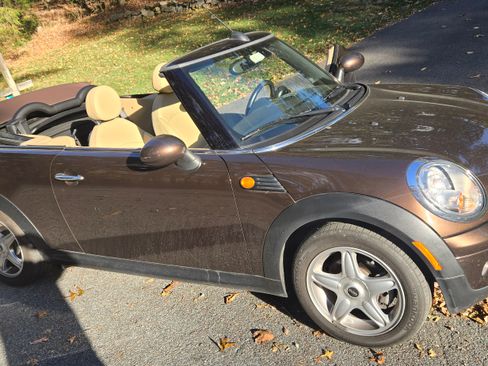 Used 2009 MINI Cooper Convertible image 9