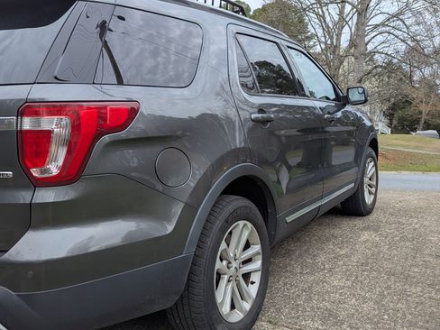 Used 2016 Ford Explorer XLT w/ Equipment Group 202A image 9