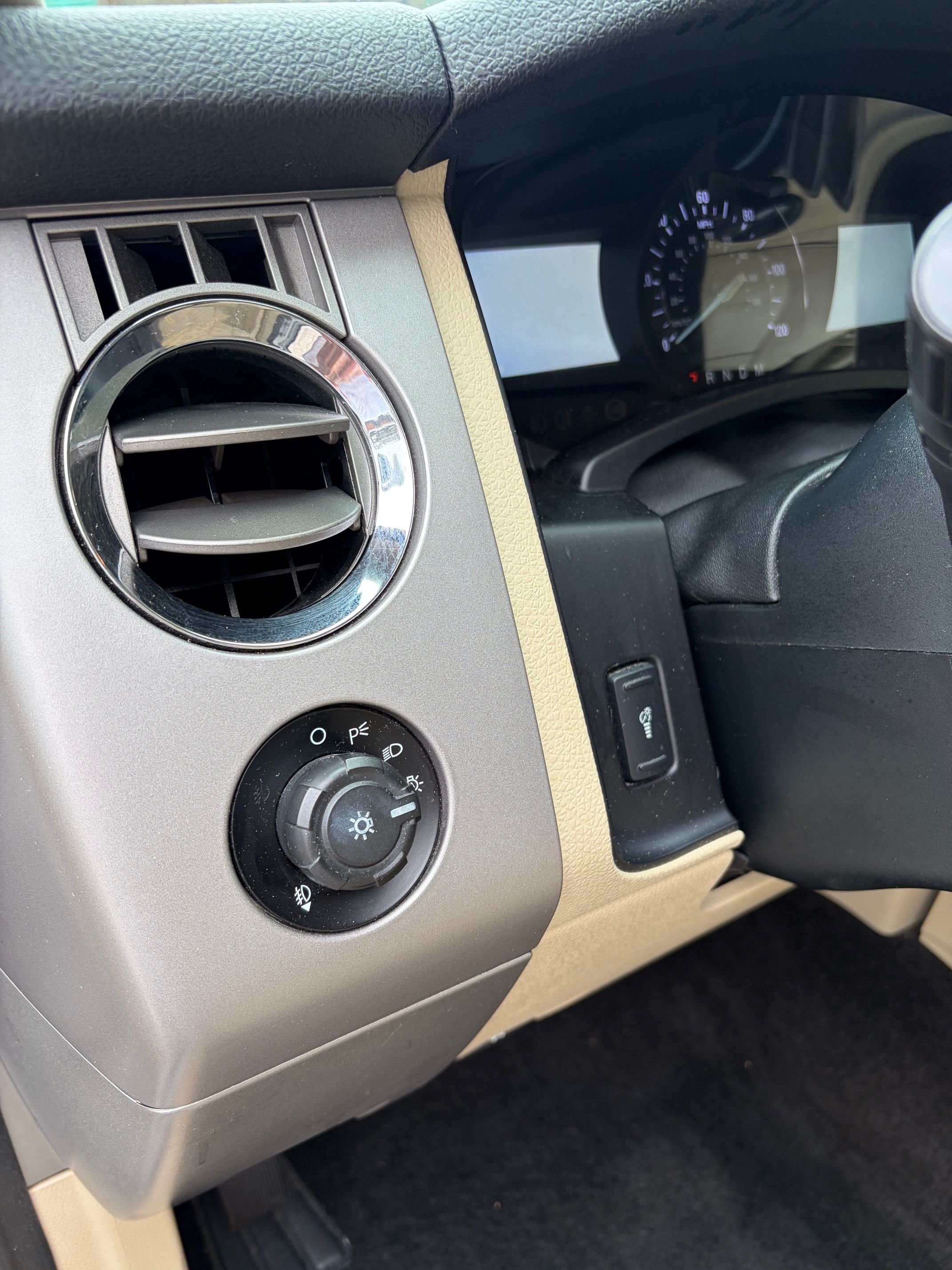 Used 2017 Ford Expedition XLT w/ Equipment Group 202A RWD image 19