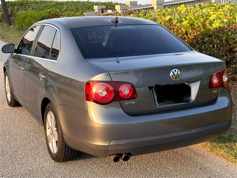 Used 2009 Volkswagen Jetta SE image 8