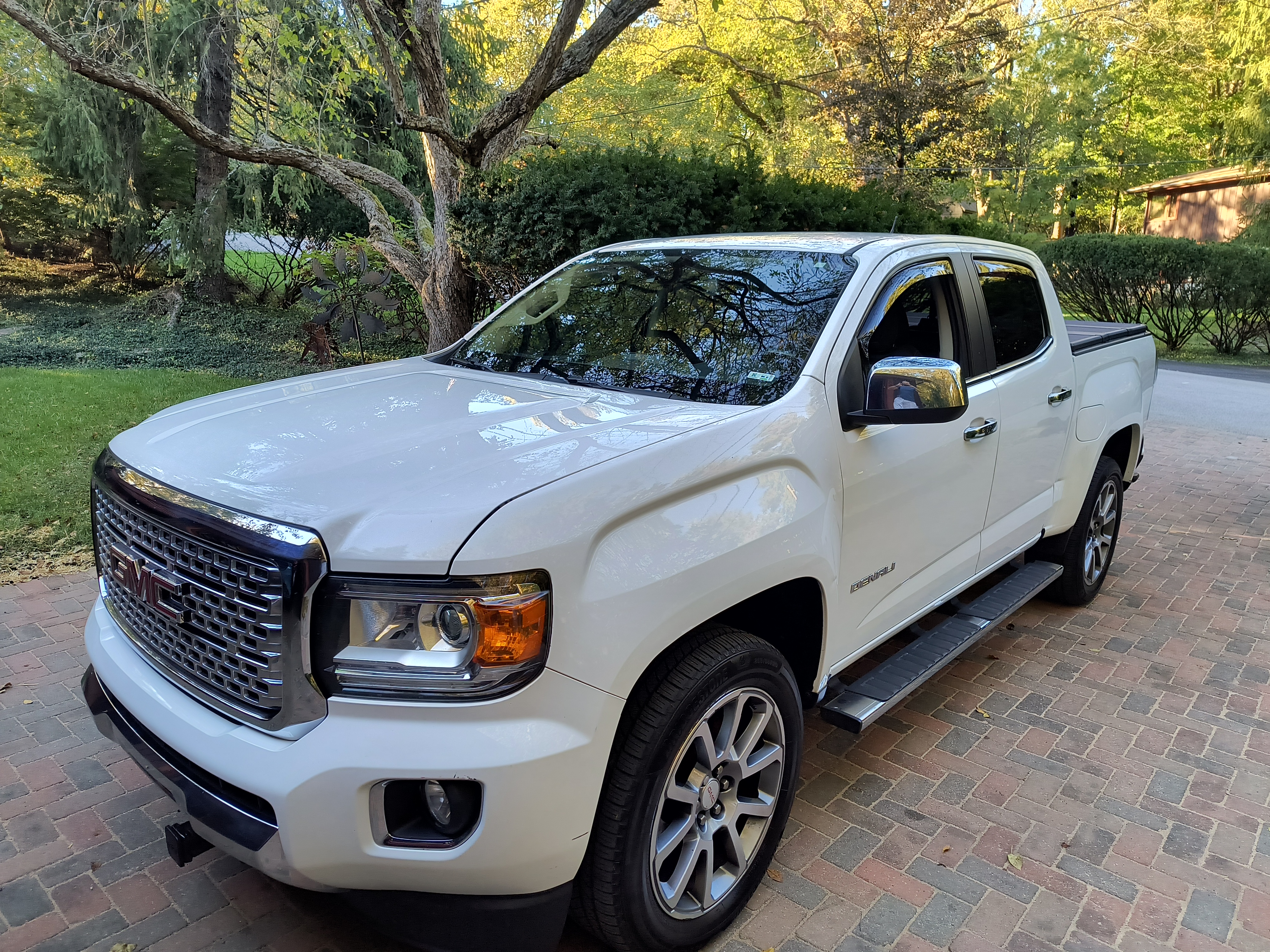 Used 2017 GMC Canyon Denali AWD/4WD image 4