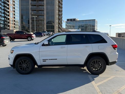 Used 2016 Jeep Grand Cherokee Laredo 75th Anniversary RWD image 5