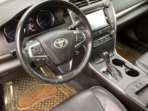 Used 2015 Toyota Camry XLE image 9