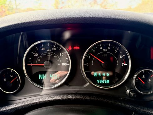 Used 2014 Jeep Wrangler Unlimited Sport w/ Quick Order Package 24S image 19