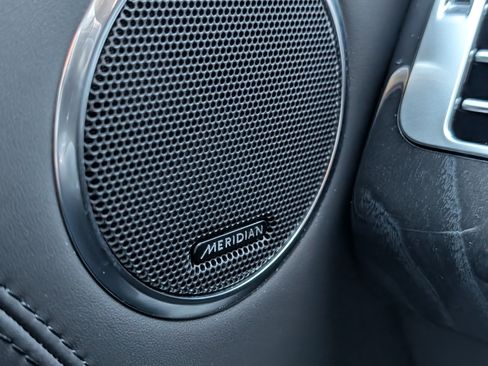 Used 2022 Land Rover Range Rover Autobiography image 16