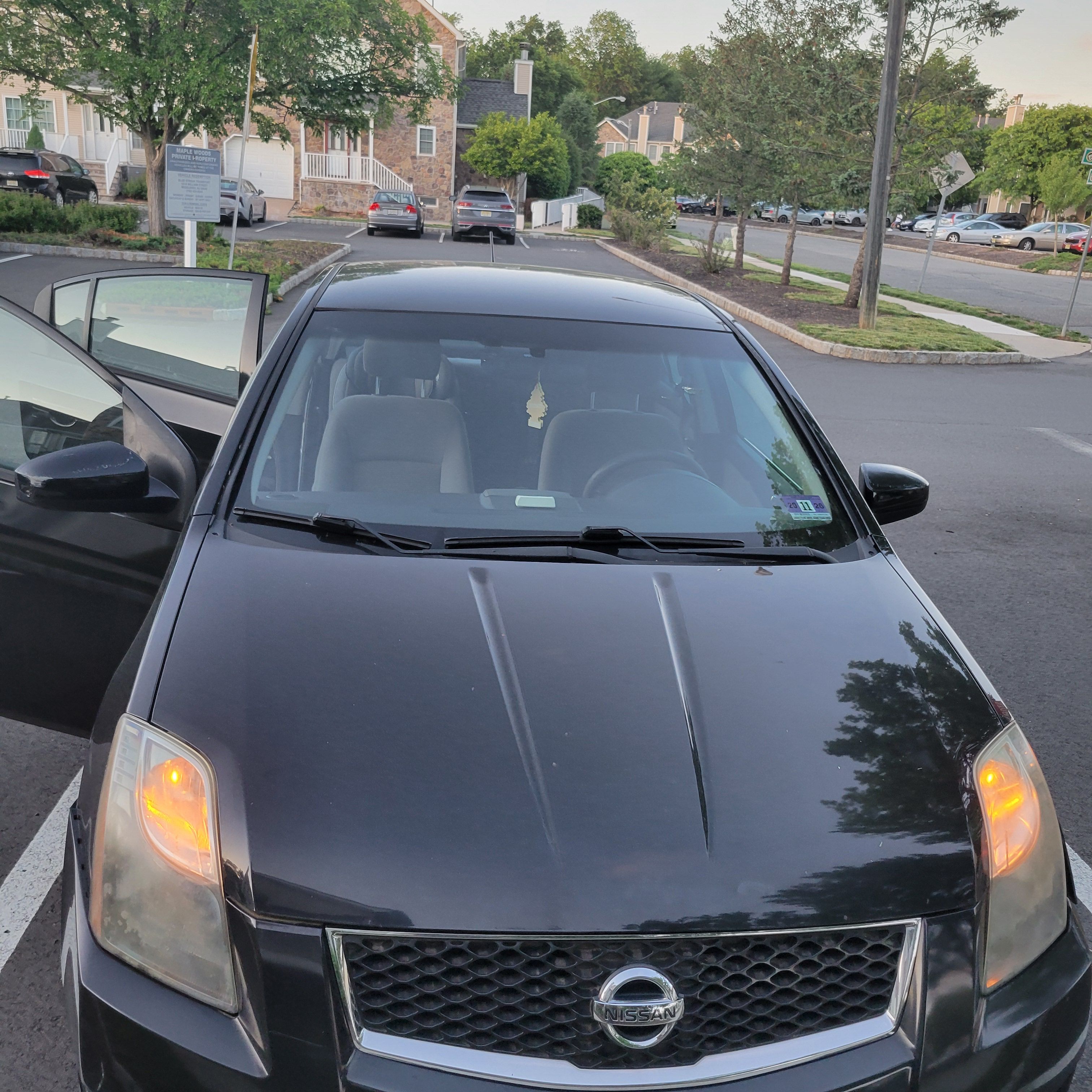 Used 2010 Nissan Sentra 2.0 SR FWD image 12