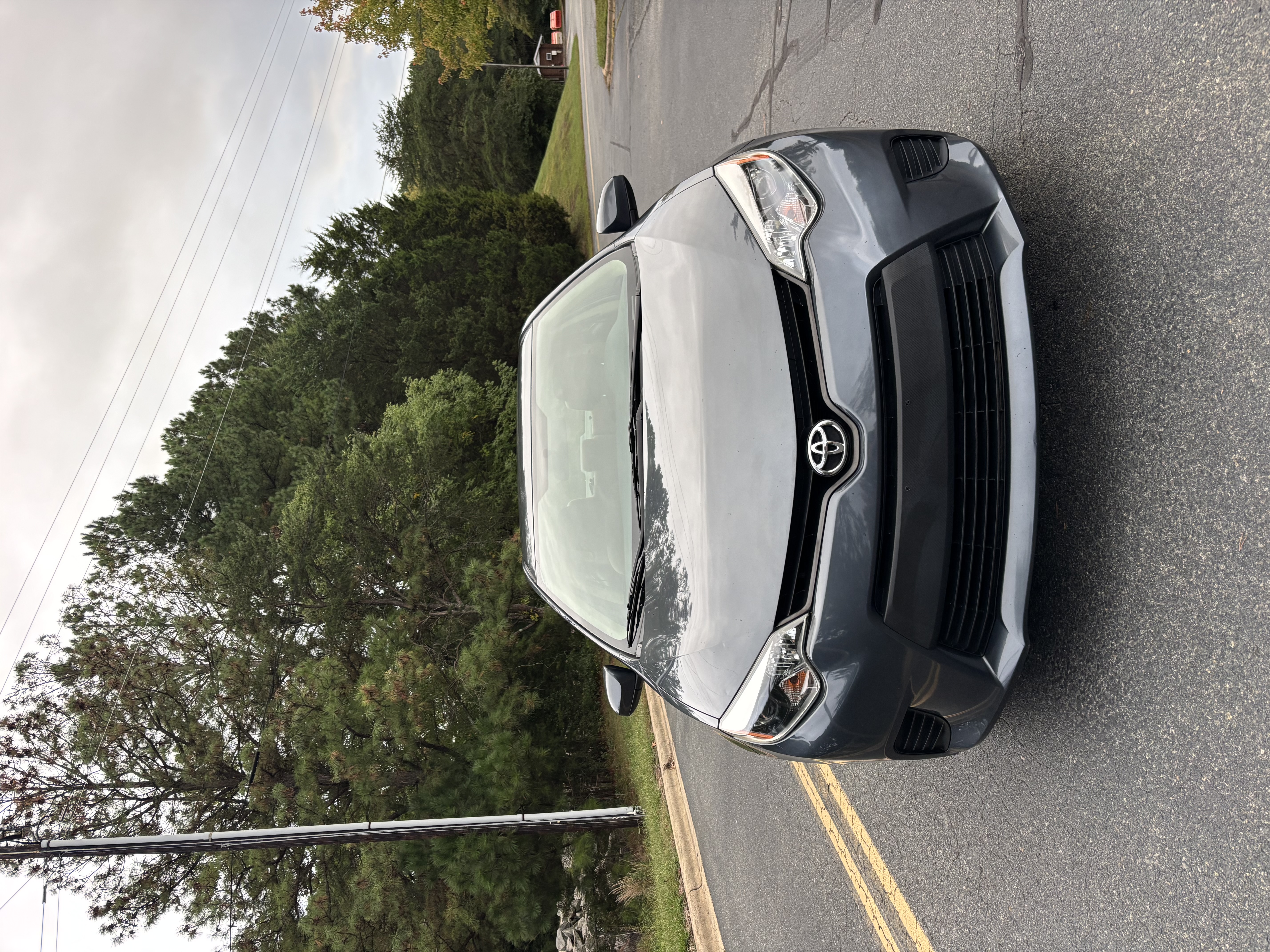 Used 2014 Toyota Corolla LE FWD image 2