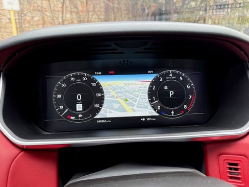 Used 2019 Land Rover Range Rover Sport HST image 4