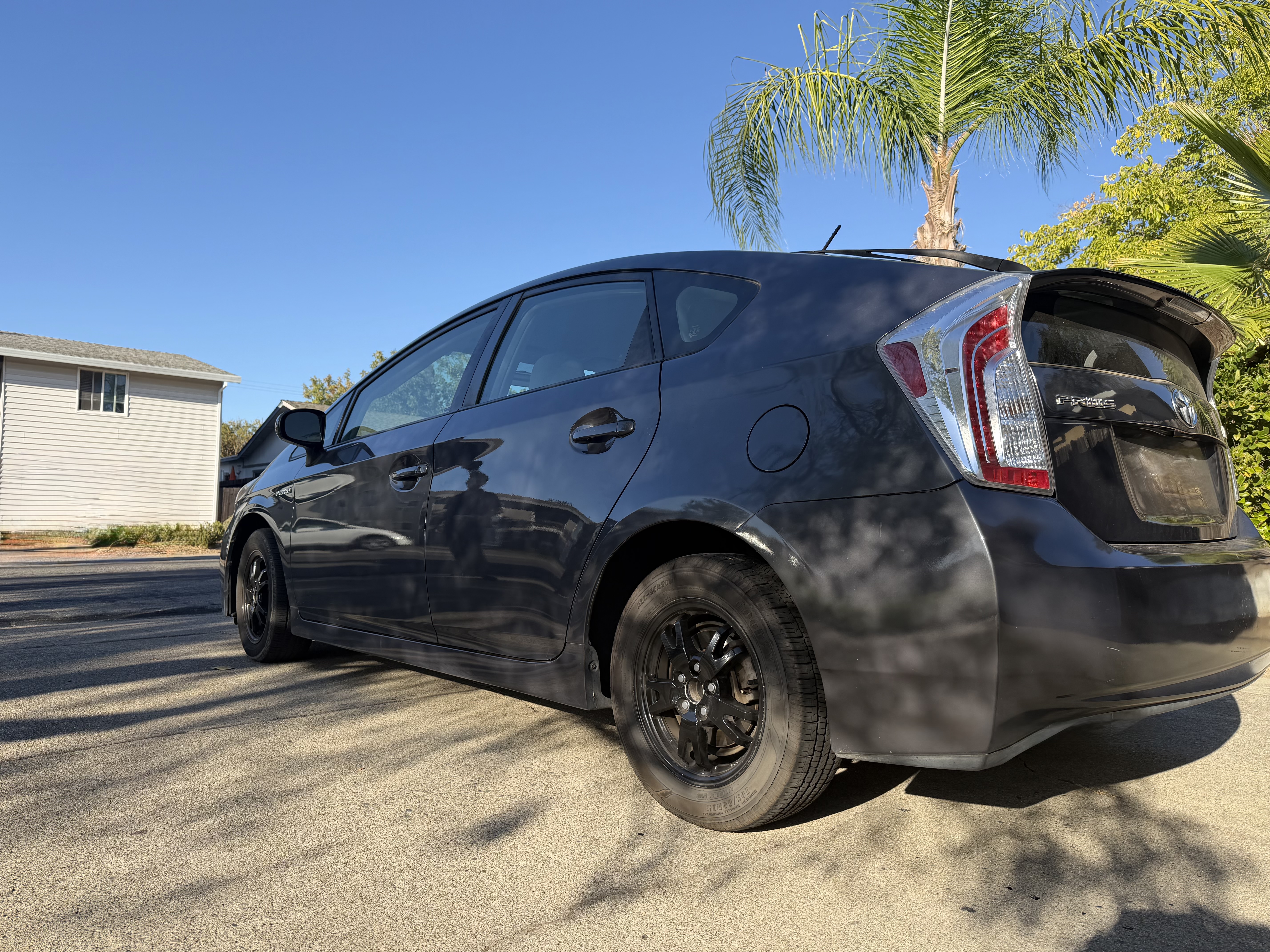 Used 2012 Toyota Prius Two w/ Preferred Accessory Pkg FWD image 11