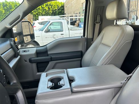 Used 2017 Ford F250 XLT image 10