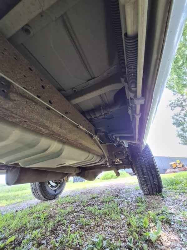 Used 2000 Ford E-350 and Econoline 350 Wagon RWD image 16