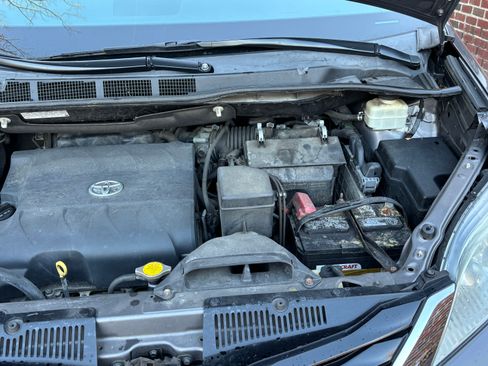 Used 2014 Toyota Sienna LE image 13