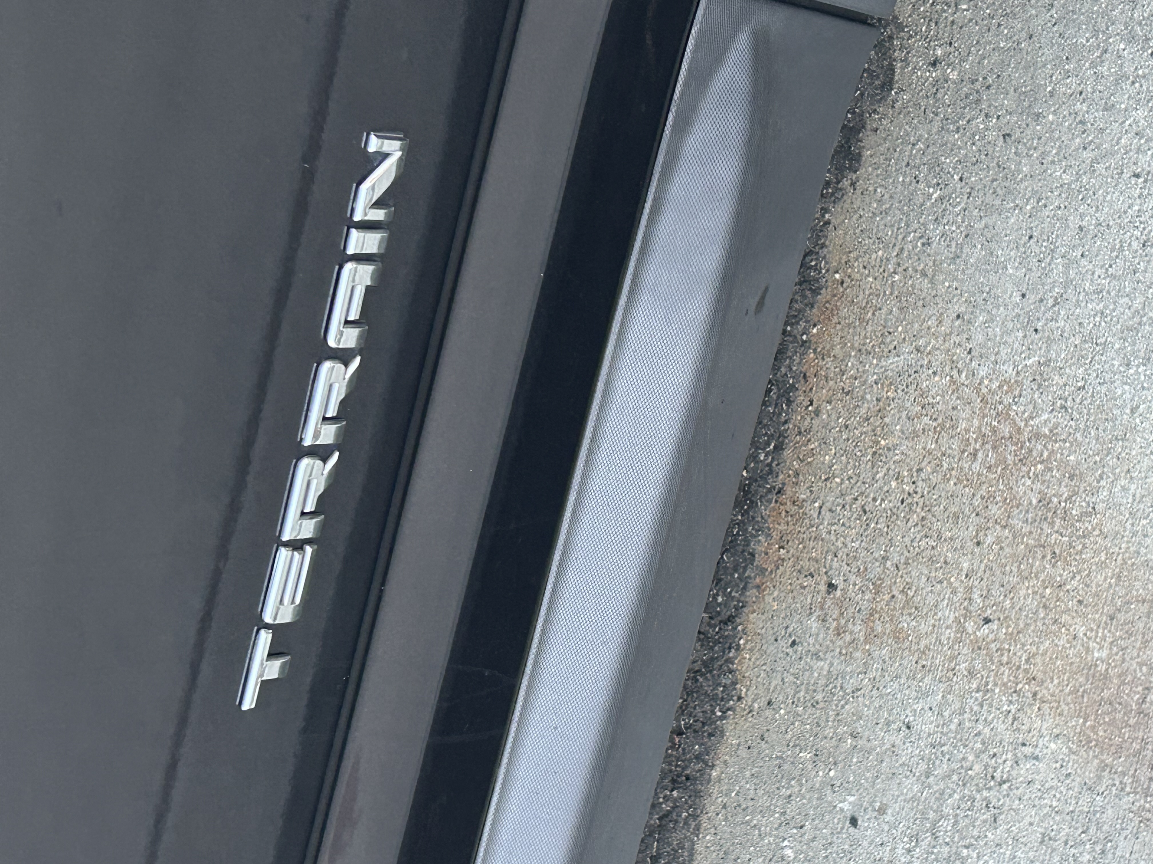 Used 2015 GMC Terrain SLE FWD image 2