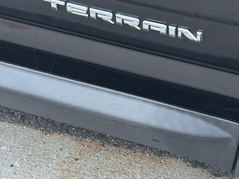 Used 2015 GMC Terrain SLE FWD image 2