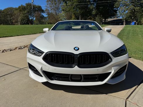 Used 2023 BMW 840i Convertible image 1