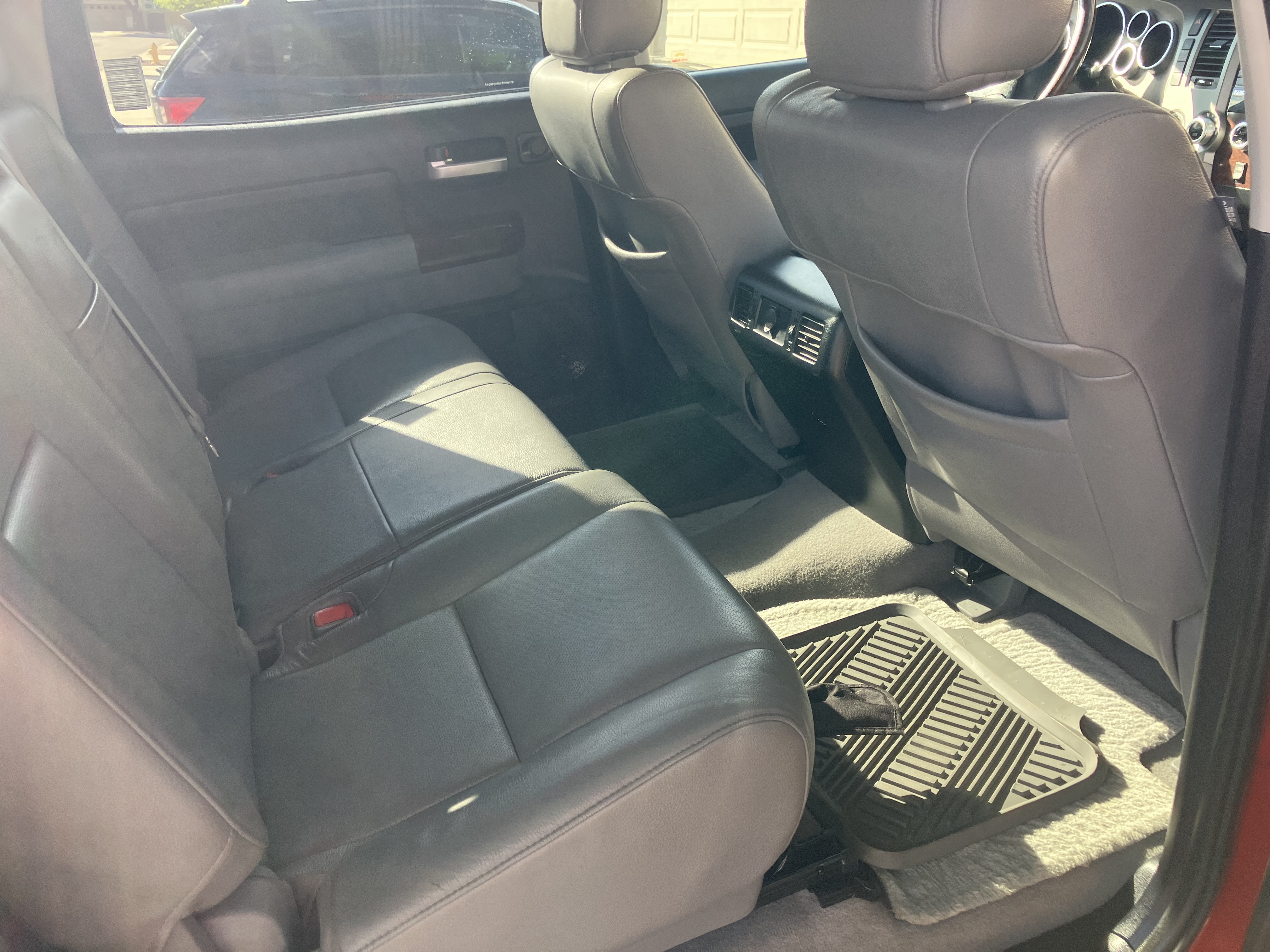 Used 2011 Toyota Tundra Limited w/ Platinum Pkg AWD/4WD image 2
