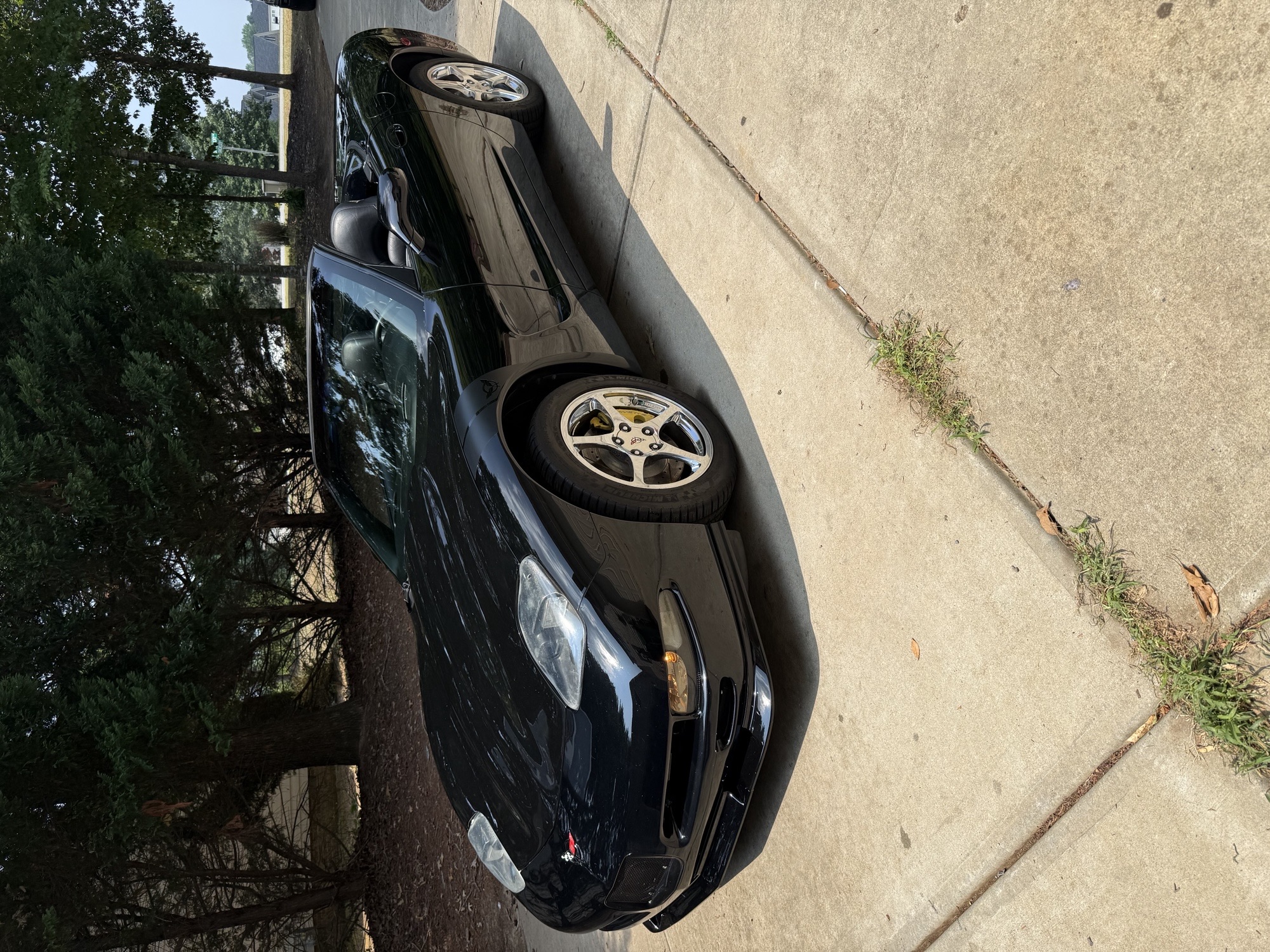 Used 2001 Chevrolet Corvette Convertible w/ Preferred Equipment Group2 RWD image 2