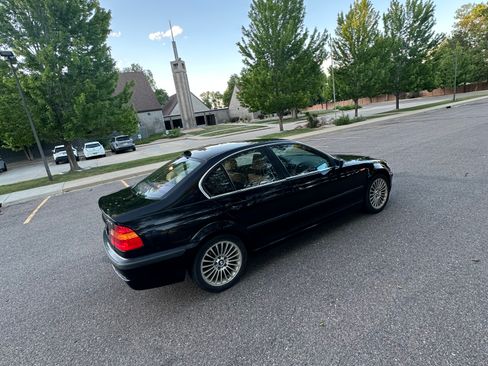 Used 2005 BMW 330xi Sedan AWD/4WD image 6