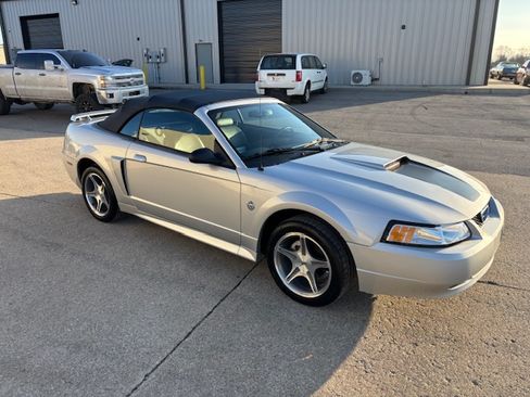 Used 1999 Ford Mustang GT image 2