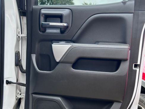 Used 2018 Chevrolet Silverado 1500 LT AWD/4WD image 11