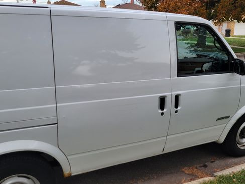 Used 2000 Chevrolet Astro image 6
