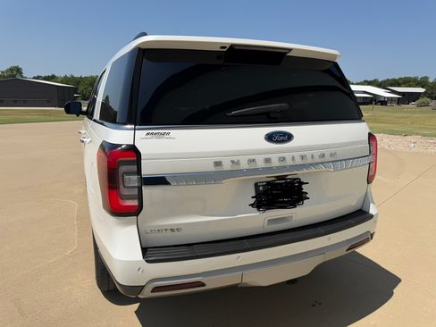 Used 2024 Ford Expedition Limited RWD image 6