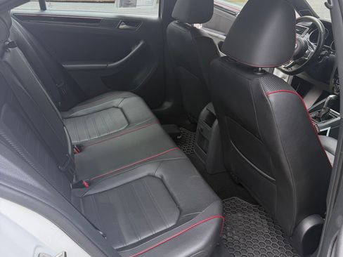 Used 2015 Volkswagen Jetta GLI SEL FWD image 10